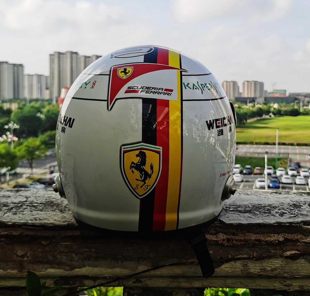 F1 Helmet Y2576