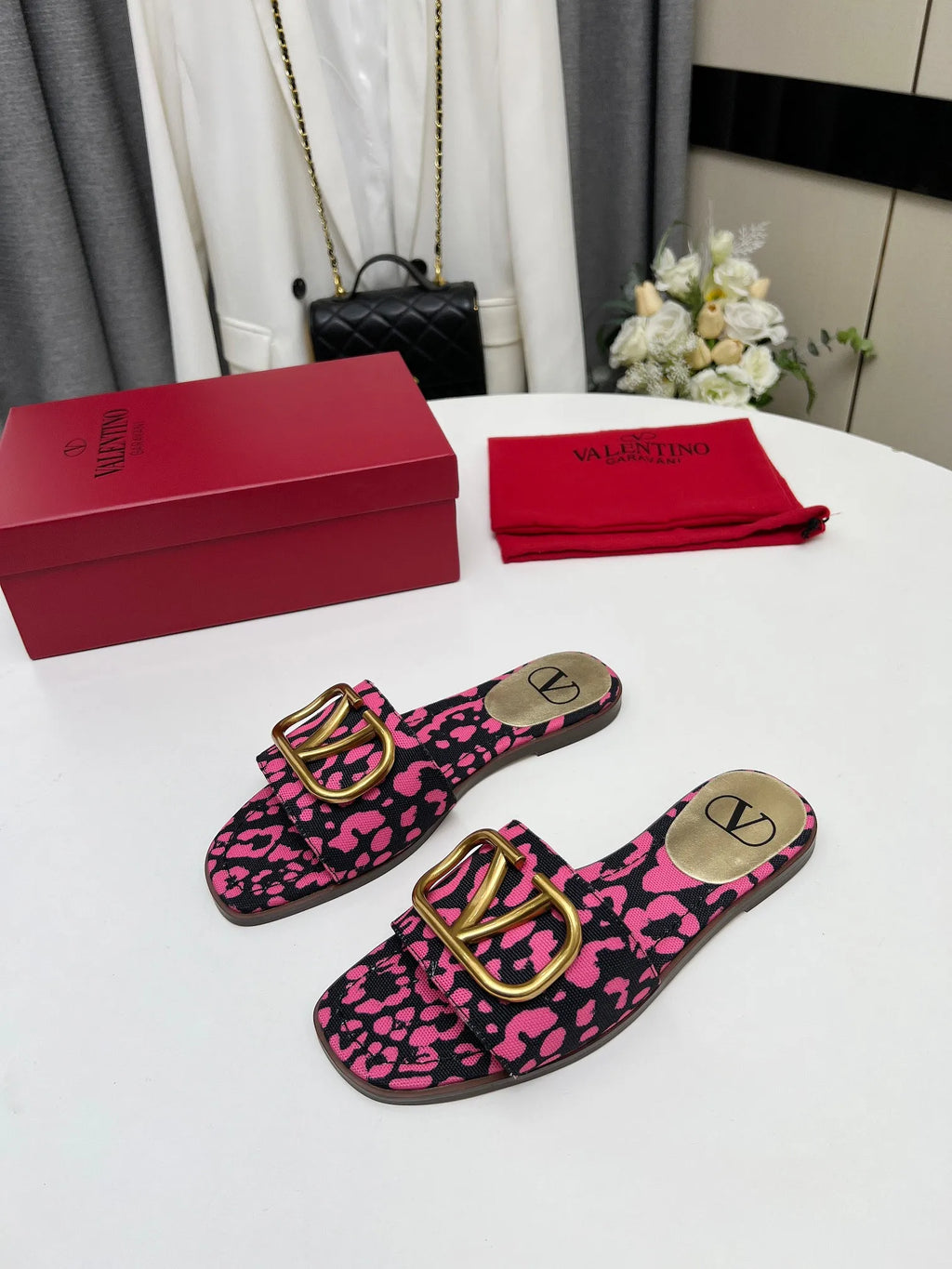 Women Slippers Q7681