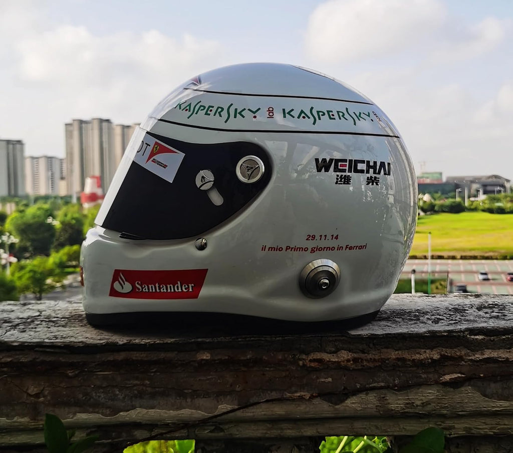 F1 Helmet Y2576